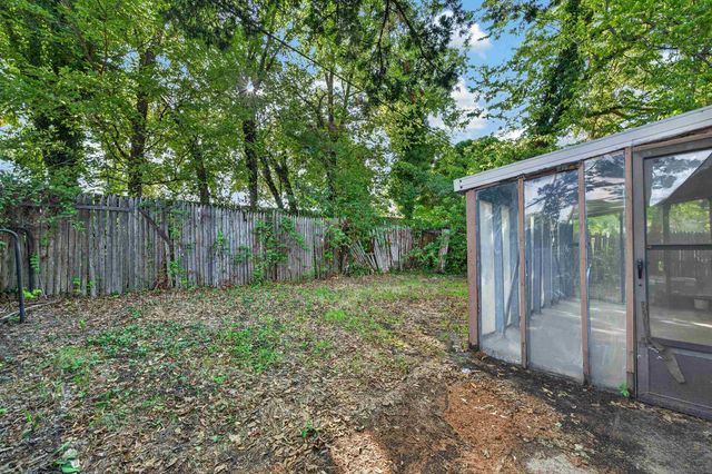 850 N Chautauqua Ave, Wichita, KS 67214