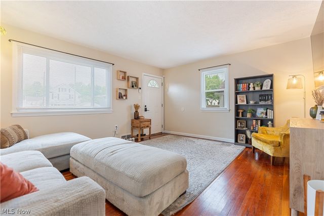391 Alpha Avenue, Akron, OH 44312