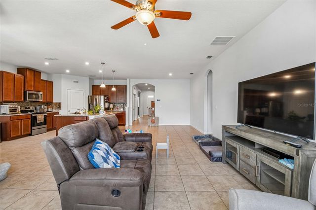 504 AFFIRMED WAY, Davenport, FL 33837