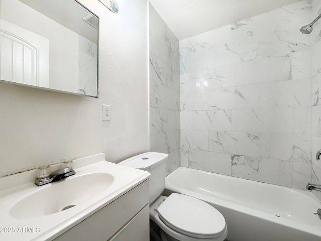 2432 E WILLETTA Street A, Phoenix, AZ 85008