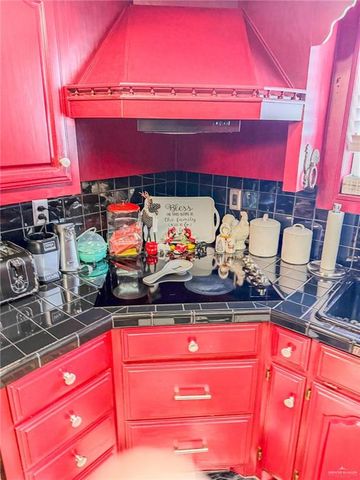 1712 N 1st Street, Mcallen, TX 78501