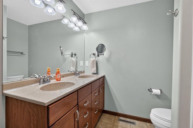 2803 Pendleton Drive, Cedar Falls, IA 50613