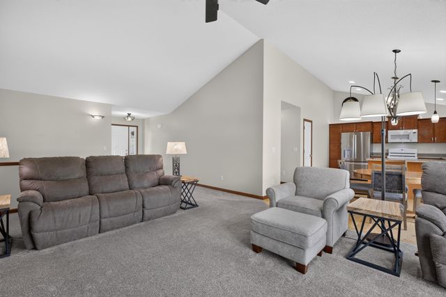 2803 Pendleton Drive, Cedar Falls, IA 50613