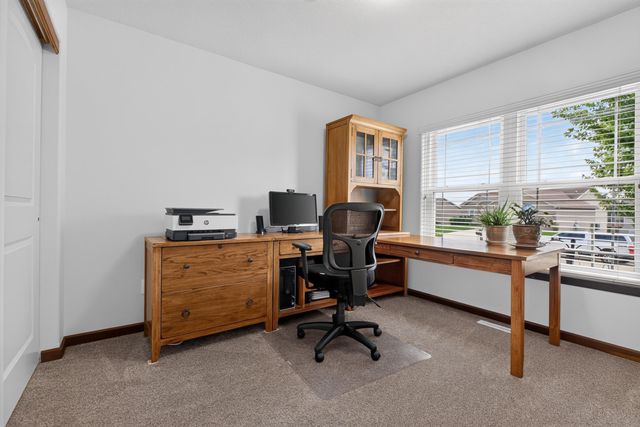 2803 Pendleton Drive, Cedar Falls, IA 50613
