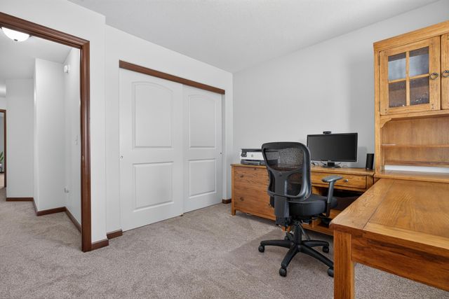 2803 Pendleton Drive, Cedar Falls, IA 50613