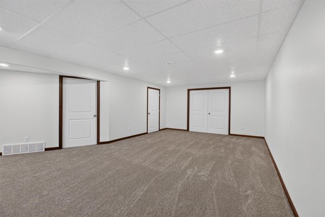 2803 Pendleton Drive, Cedar Falls, IA 50613