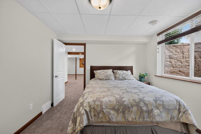 2803 Pendleton Drive, Cedar Falls, IA 50613
