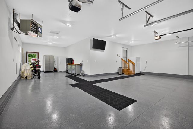 2803 Pendleton Drive, Cedar Falls, IA 50613