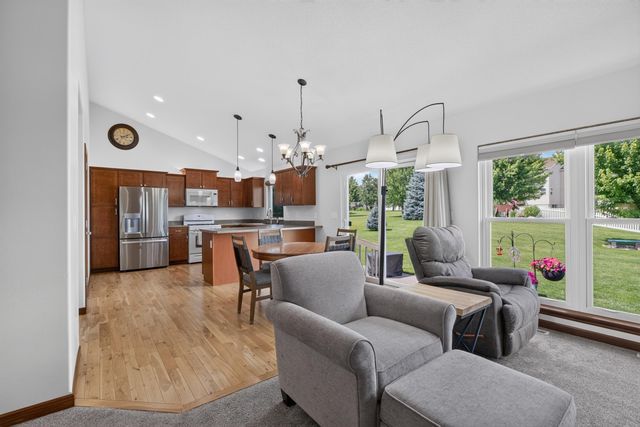 2803 Pendleton Drive, Cedar Falls, IA 50613