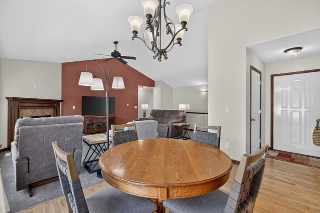 2803 Pendleton Drive, Cedar Falls, IA 50613