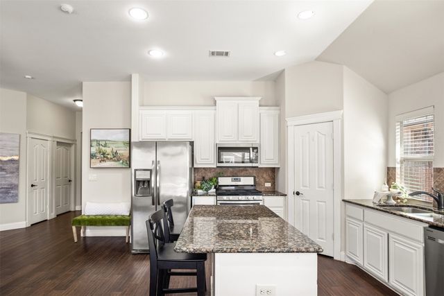 209 Kelvington Drive, Anna, TX 75409