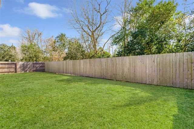 426 Pebble Drive, Dayton, TX 77535