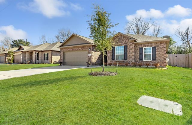 426 Pebble Drive, Dayton, TX 77535