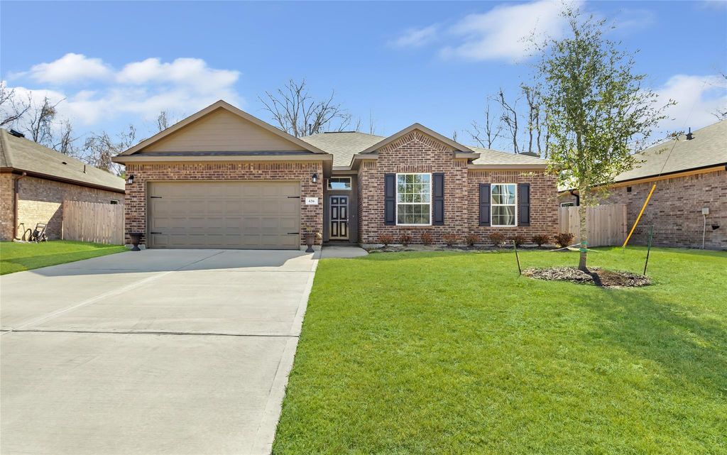 426 Pebble Drive, Dayton, TX 77535