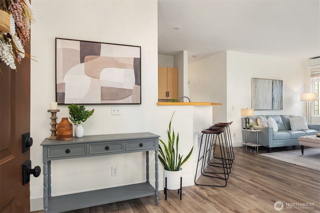 566 241st Lane SE, Sammamish, WA 98074