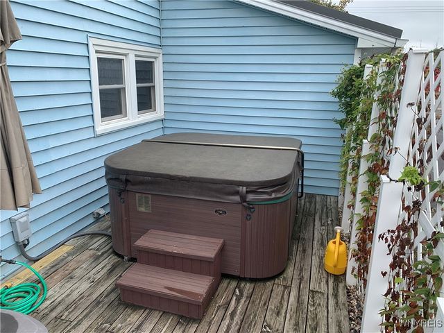 5986 Ridge Road, Lockport Town, NY 14094