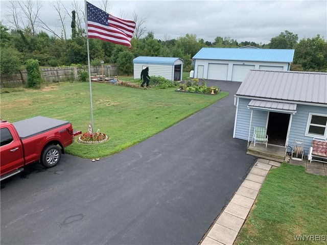 5986 Ridge Road, Lockport Town, NY 14094