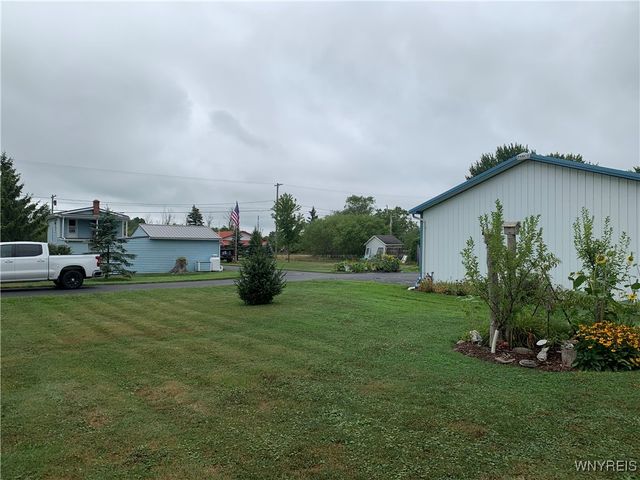 5986 Ridge Road, Lockport Town, NY 14094