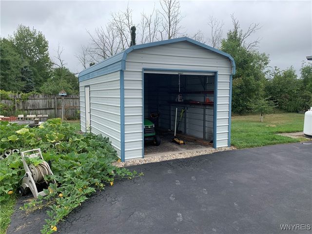 5986 Ridge Road, Lockport Town, NY 14094