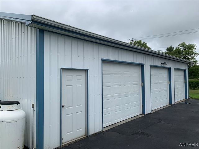 5986 Ridge Road, Lockport Town, NY 14094