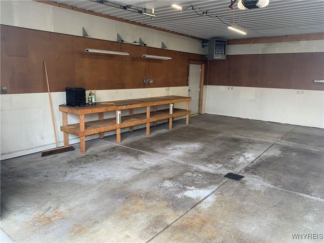 5986 Ridge Road, Lockport Town, NY 14094