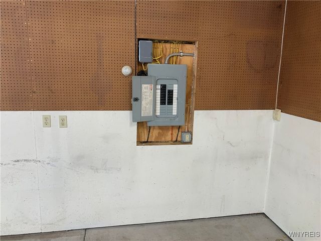 5986 Ridge Road, Lockport Town, NY 14094