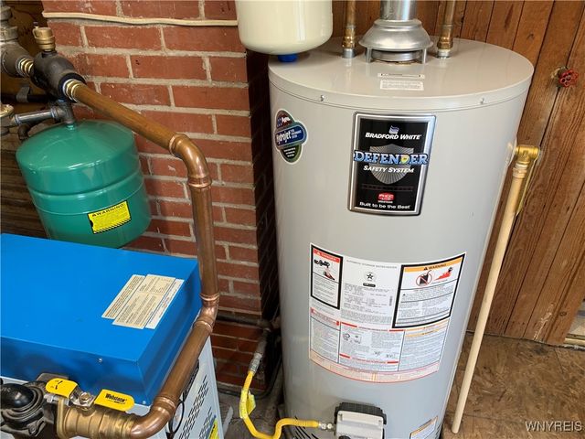 5986 Ridge Road, Lockport Town, NY 14094