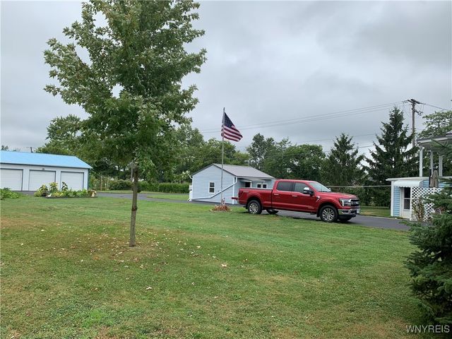 5986 Ridge Road, Lockport Town, NY 14094