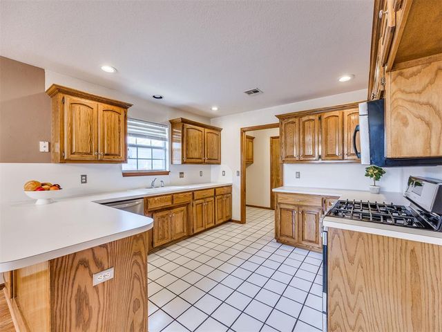 13004 Willow crest Lane, Oklahoma City, OK 73170