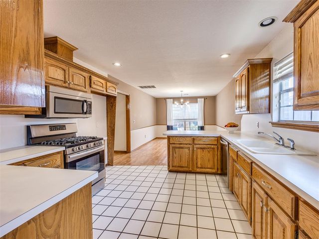 13004 Willow crest Lane, Oklahoma City, OK 73170