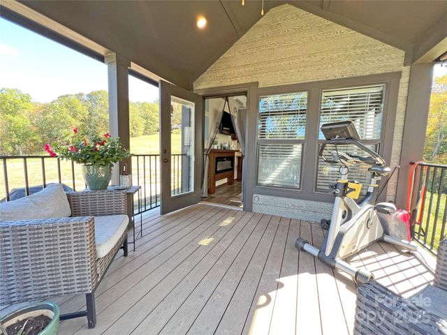 150 Easy Street, Hot Springs, NC 28743