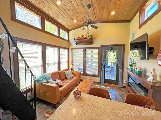 150 Easy Street, Hot Springs, NC 28743