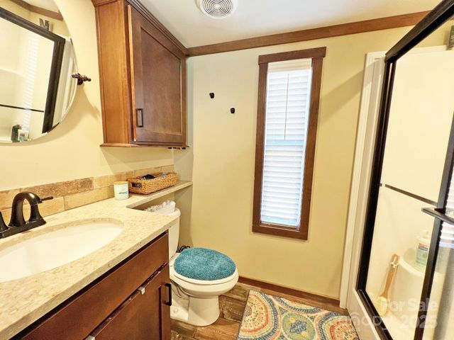 150 Easy Street, Hot Springs, NC 28743