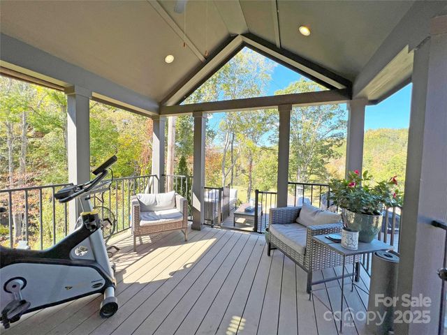 150 Easy Street, Hot Springs, NC 28743