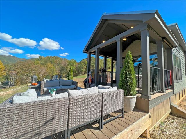 150 Easy Street, Hot Springs, NC 28743