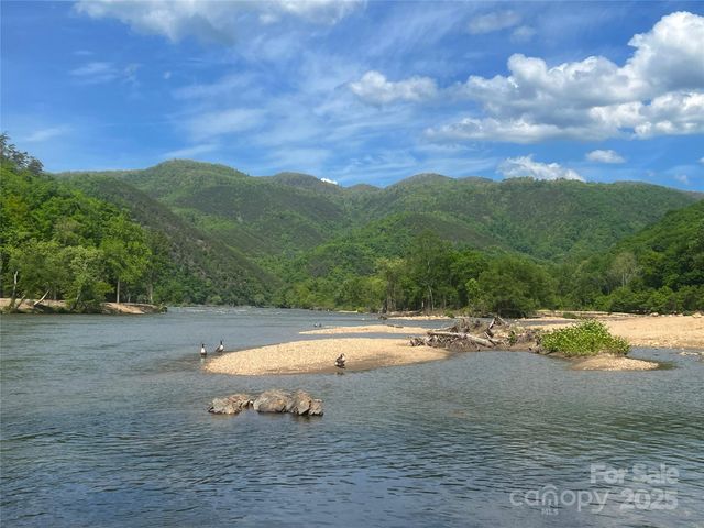 150 Easy Street, Hot Springs, NC 28743
