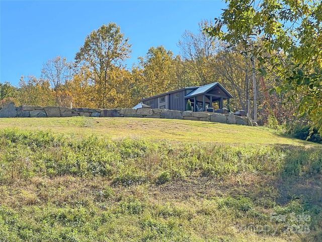 150 Easy Street, Hot Springs, NC 28743