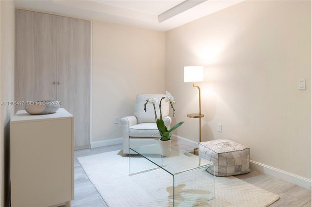 55 SW 9th St 3404, Miami, FL 33130