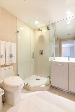 55 SW 9th St 3404, Miami, FL 33130