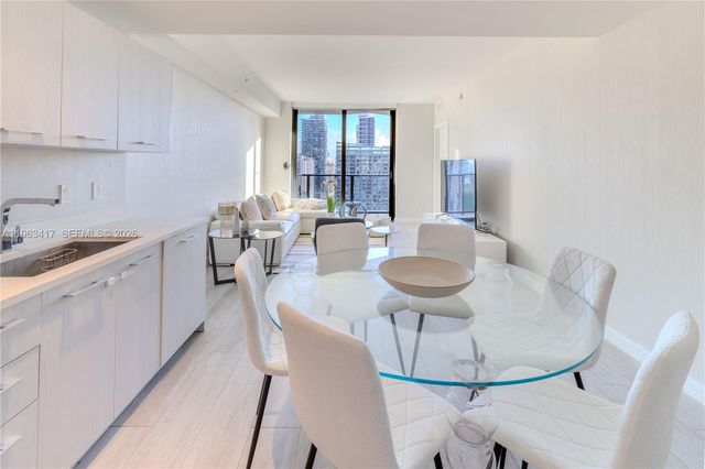 55 SW 9th St 3404, Miami, FL 33130