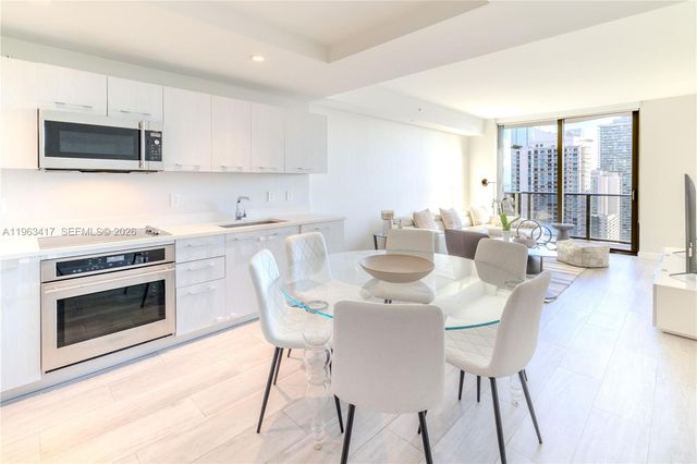 55 SW 9th St 3404, Miami, FL 33130