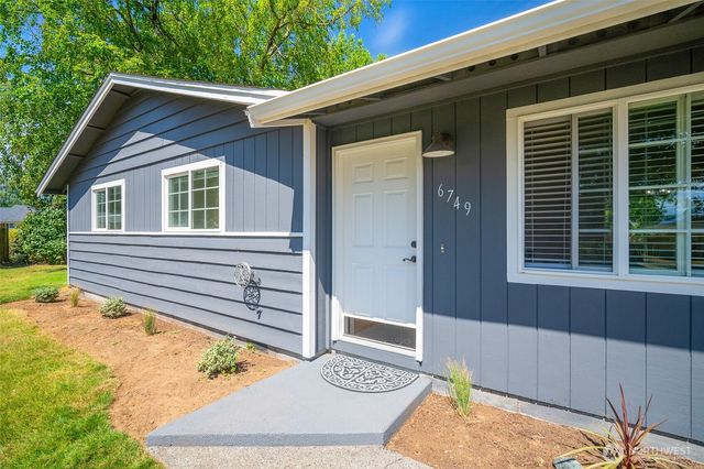 6749 LaBello Dr., Lynden, WA 98264