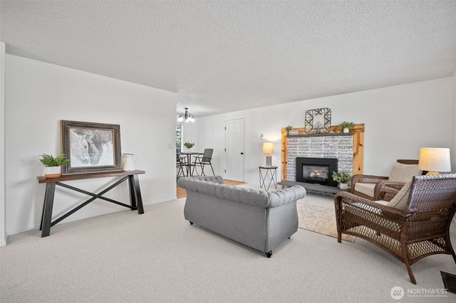 6749 LaBello Dr., Lynden, WA 98264