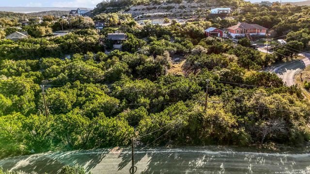 863 Valley Ridge, Canyon Lake, TX 78133