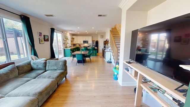 1351 Leighton Grove Dr, Plumas Lake, CA 95961