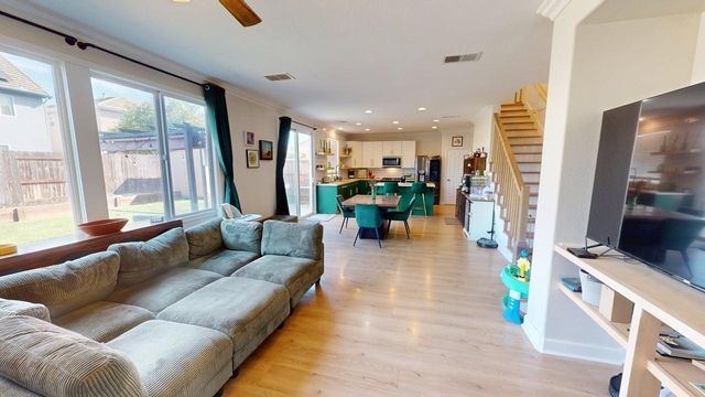 1351 Leighton Grove Dr, Plumas Lake, CA 95961