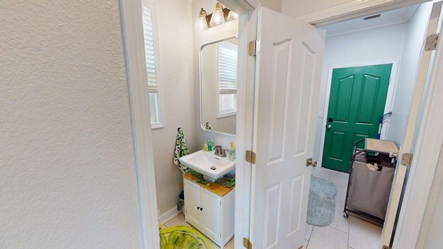 1351 Leighton Grove Dr, Plumas Lake, CA 95961