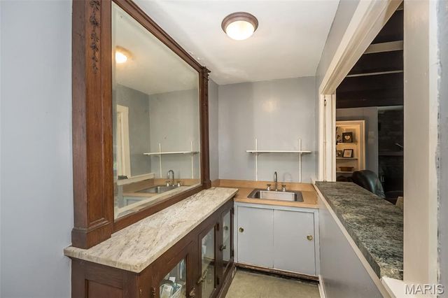 714 Lookout Drive, St Louis, MO 63137