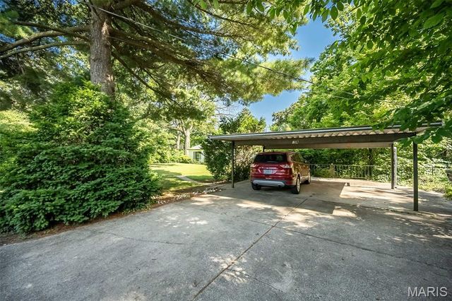 714 Lookout Drive, St Louis, MO 63137