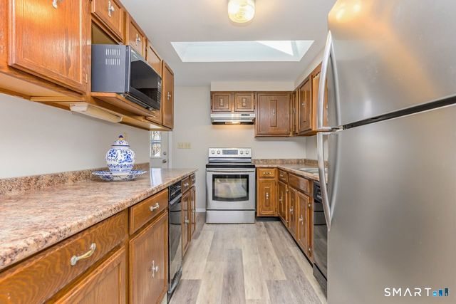 17 Charles Street, Essex, CT 06409